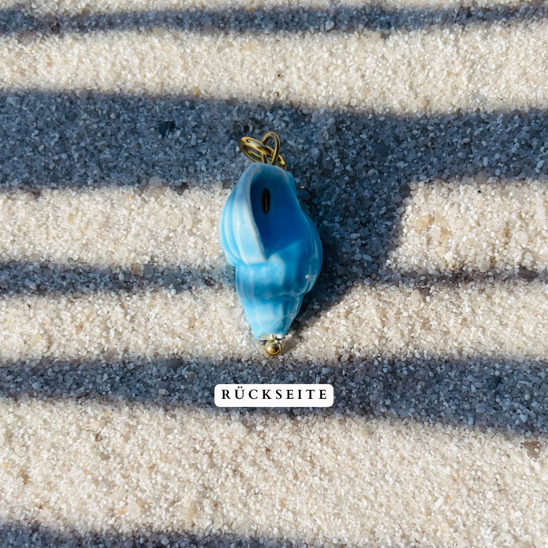 Charm "Shell Blue Gold" handgemacht