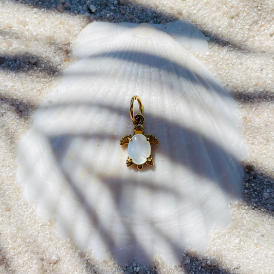 Edelstahl Charm "Luana Gold" mit Muschelperle
