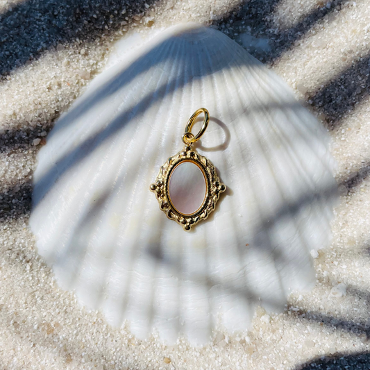 Edelstahl Charm "Eluana Gold" mit Salzwasserperlmutt