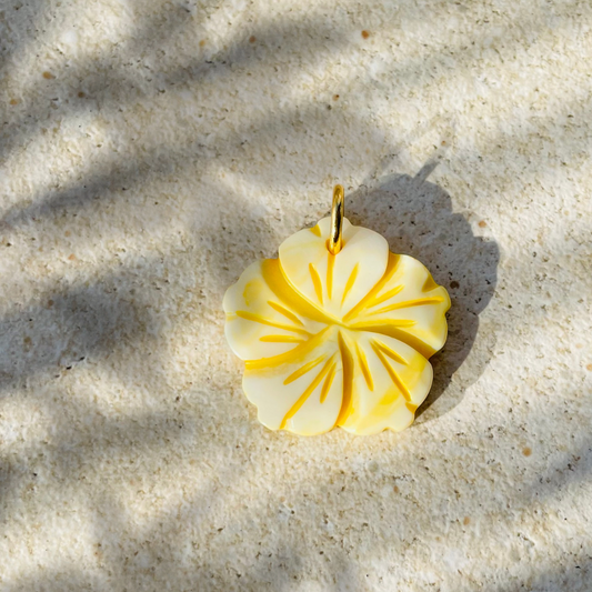 Charm "Butter Gold" Muschelperle